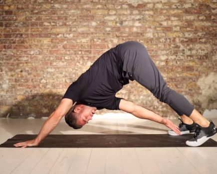 20-Minute Bodyweight Home Abs Workout | Men's Fitness UK
