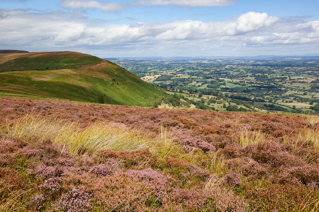 landscape view of the Brecon Beacons in Wales